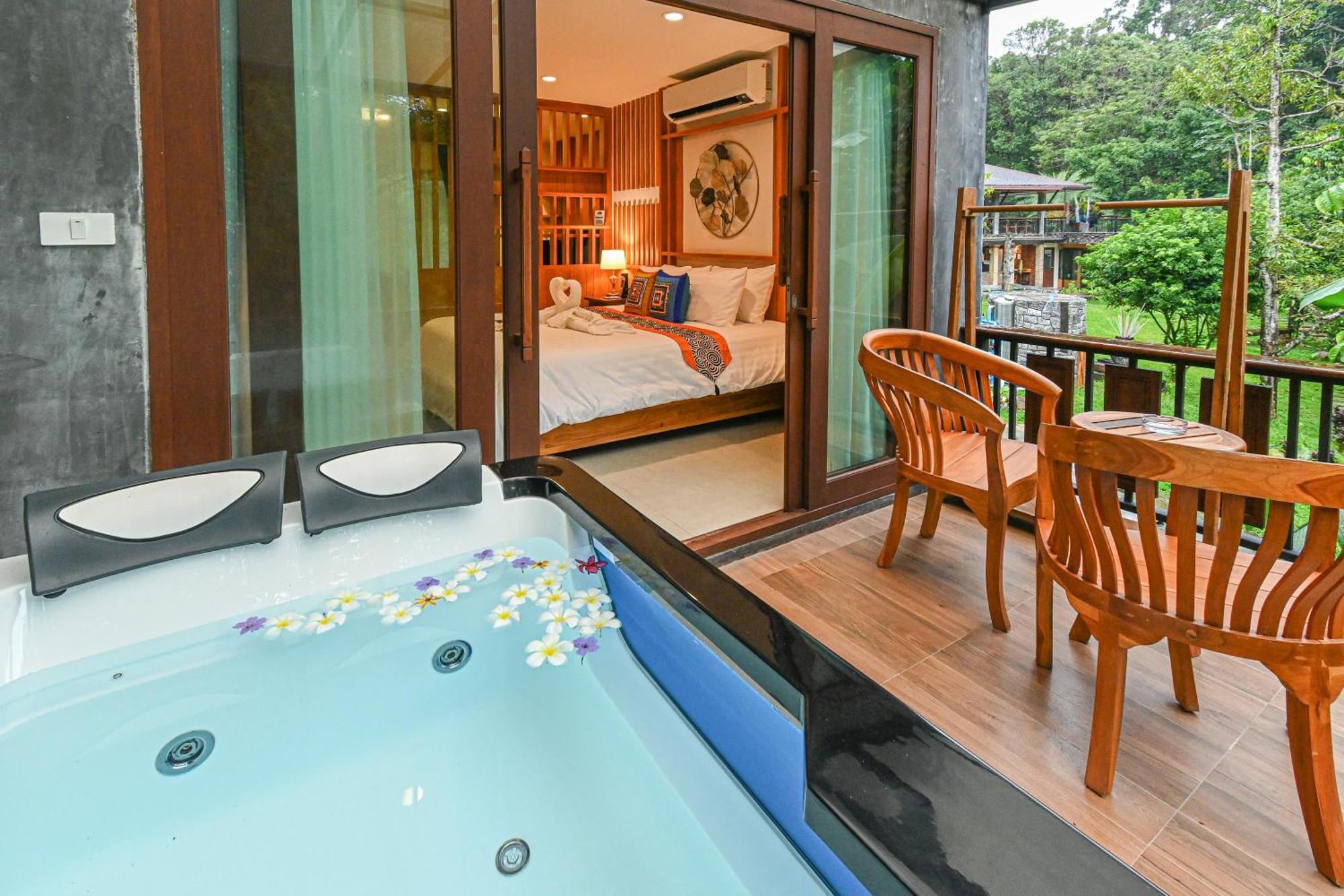 Cascade Tara Hotel Na Mueang Exterior photo