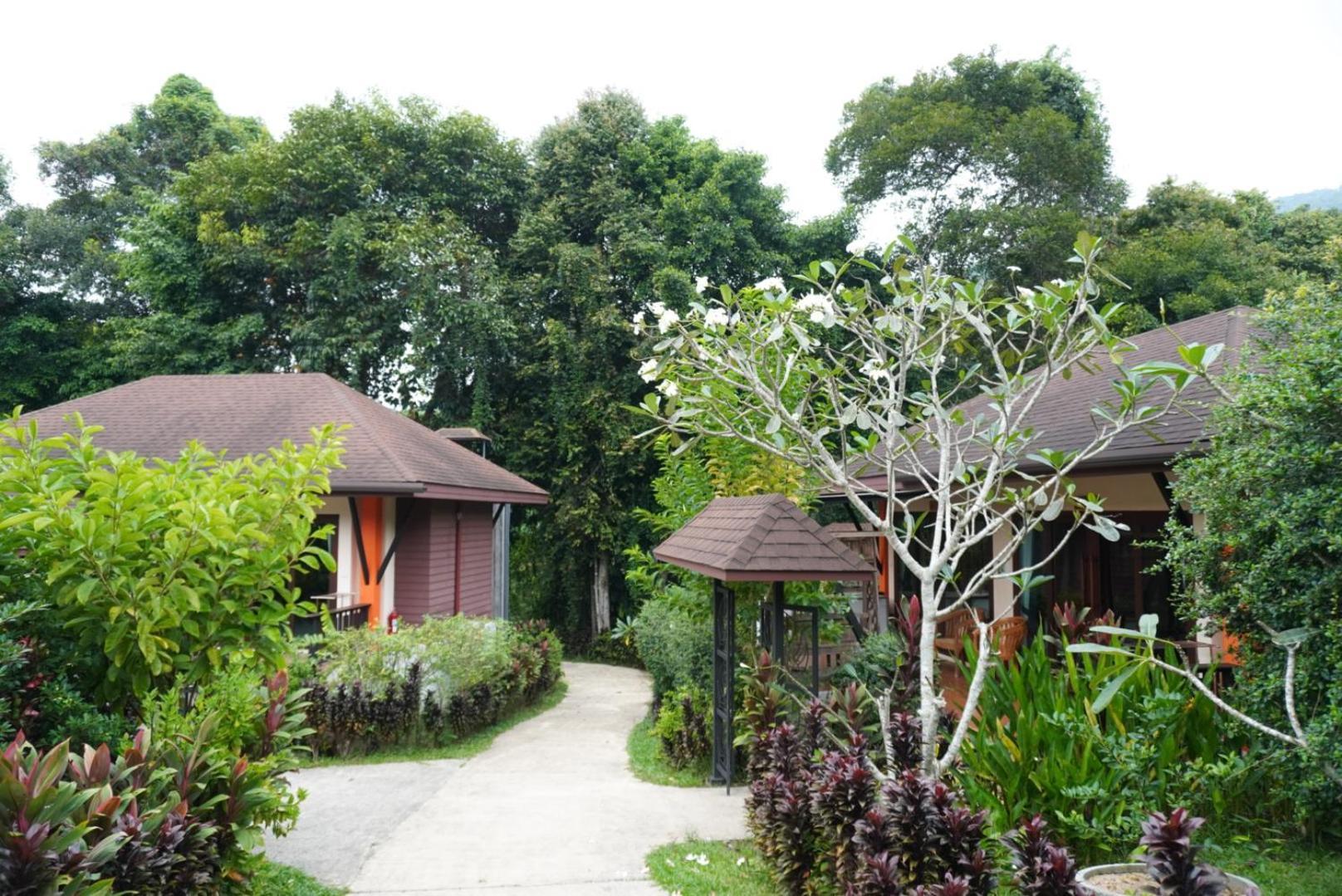Cascade Tara Hotel Na Mueang Exterior photo
